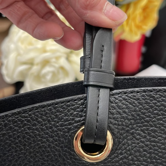 MICHEAL KORS IZZY LARGE TOTE HANDBAG WOMENS SIZE L - Picture 16 of 16